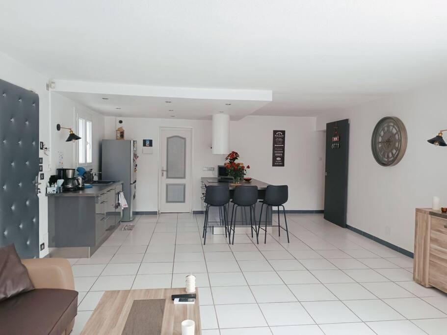 Appartement En Bas De Villa Avec Piscine Auribeau-sur-Siagne Extérieur photo